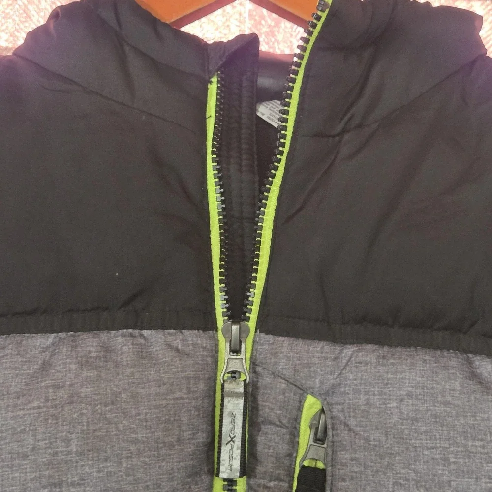ZeroXposur Jacket Youth Medium 10/12 Gray Black Hooded Puffer Full Zip Coat